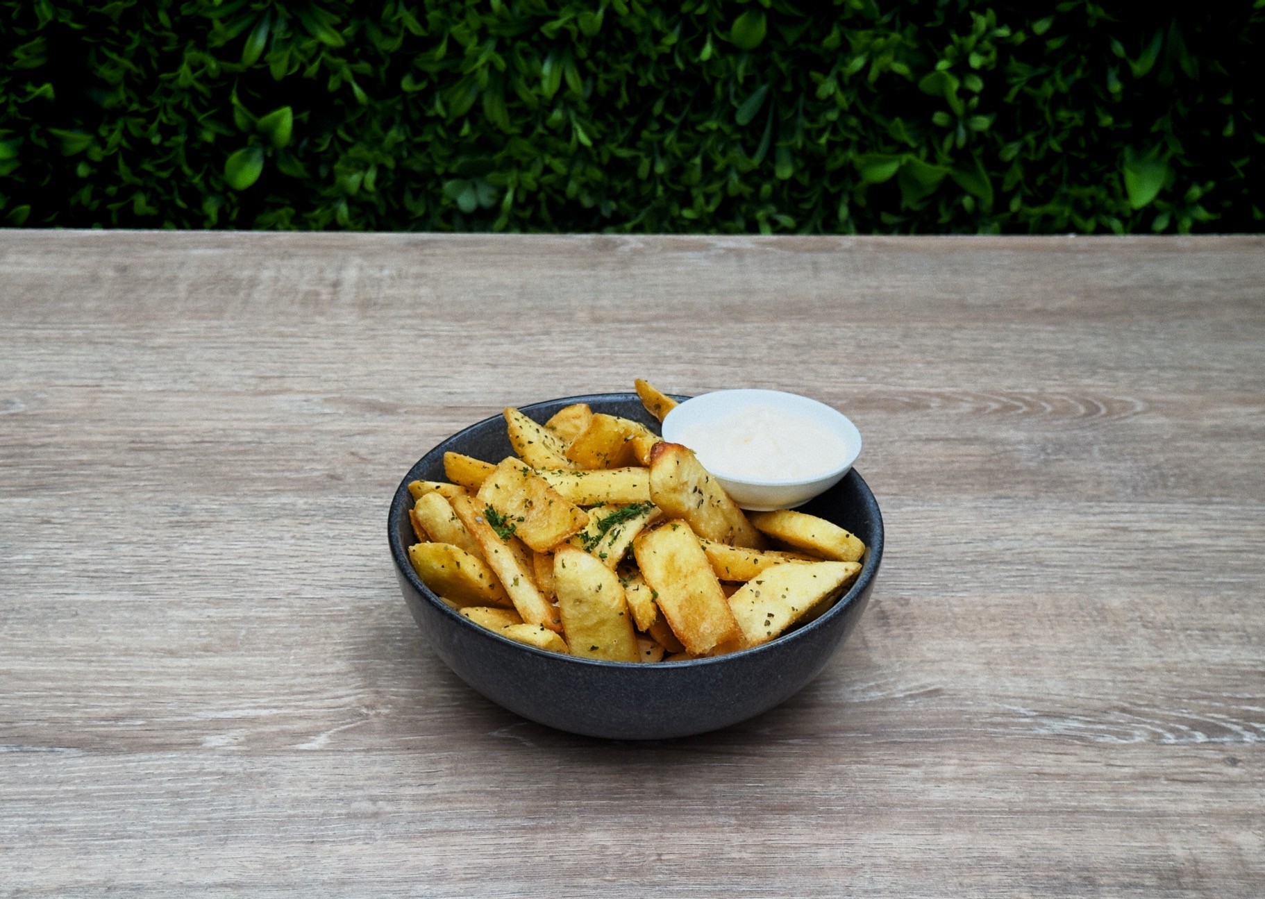 Herb chips with aioli